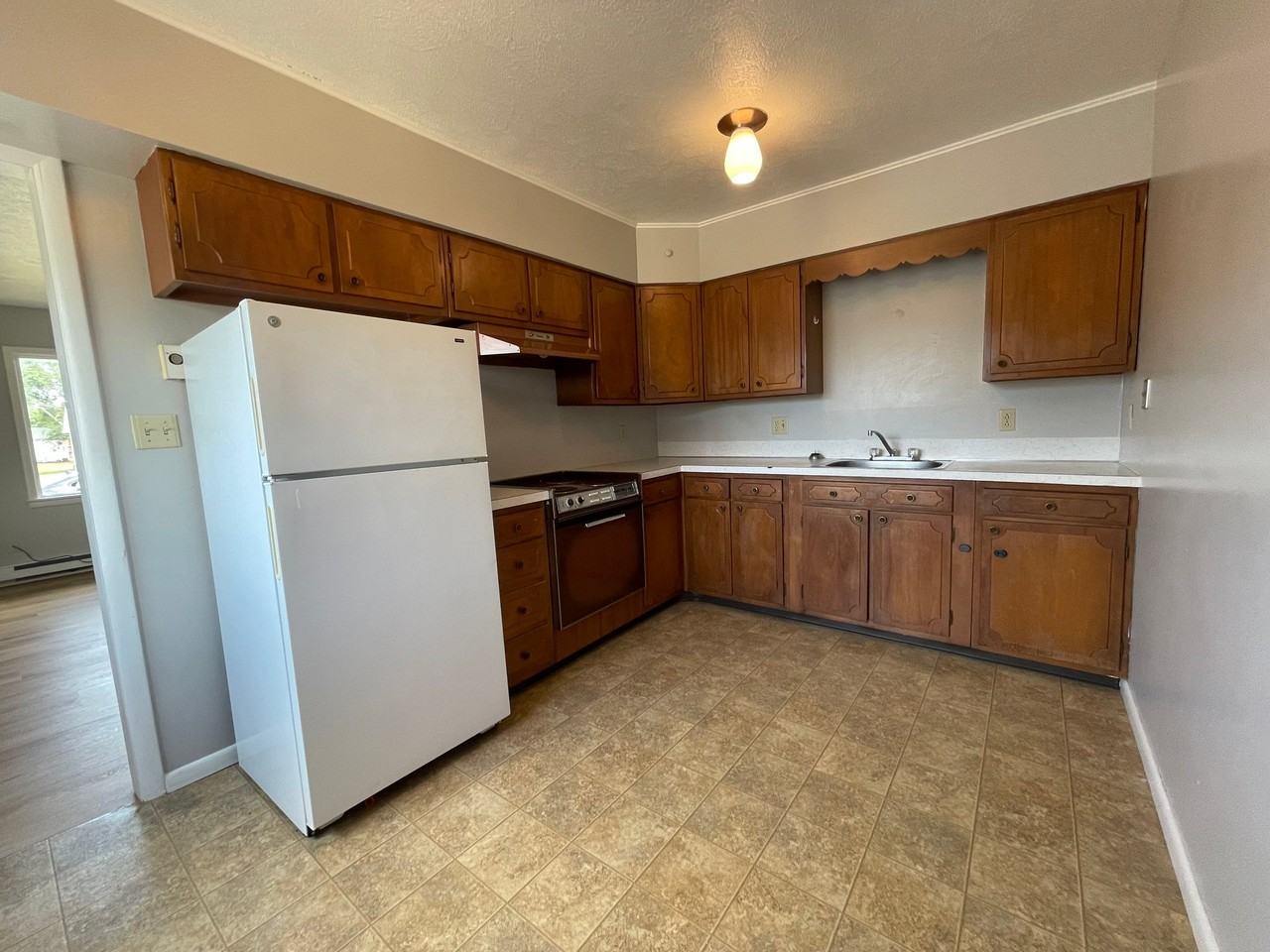815 4th St Sw #2 - Photo 5 of 19