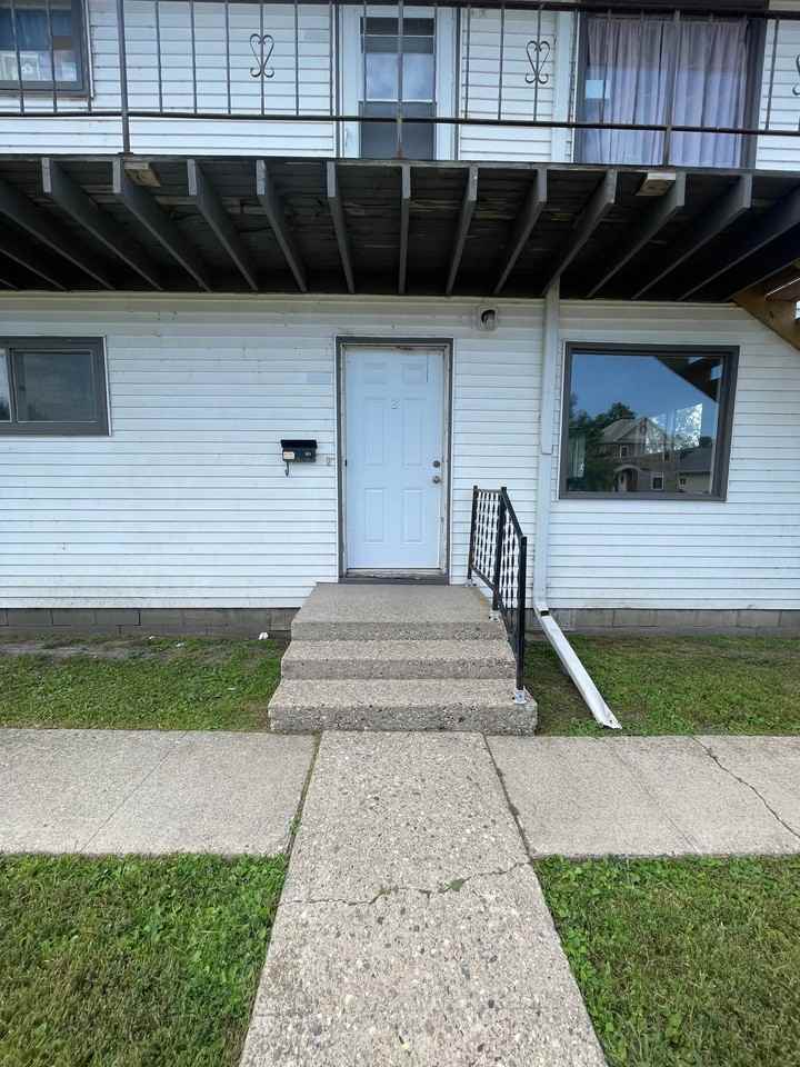 815 4th St Sw #2 - Photo 6 of 19