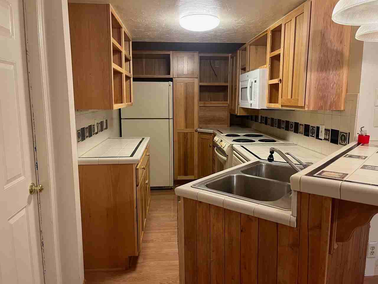 2409 E Newcastle Dr - Photo 5 of 8