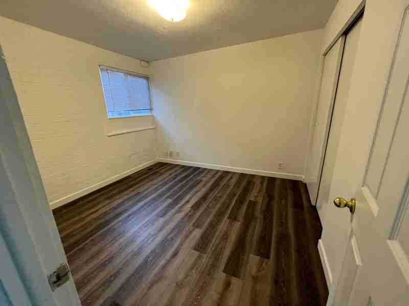 860 E St #8 - Photo 4 of 10
