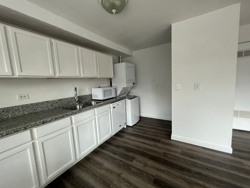 860 E St #8 - Photo 5 of 10