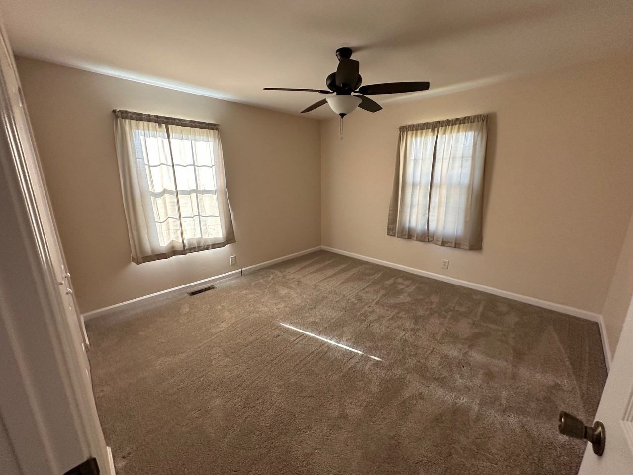 1110 W Main St - Photo 5 of 10