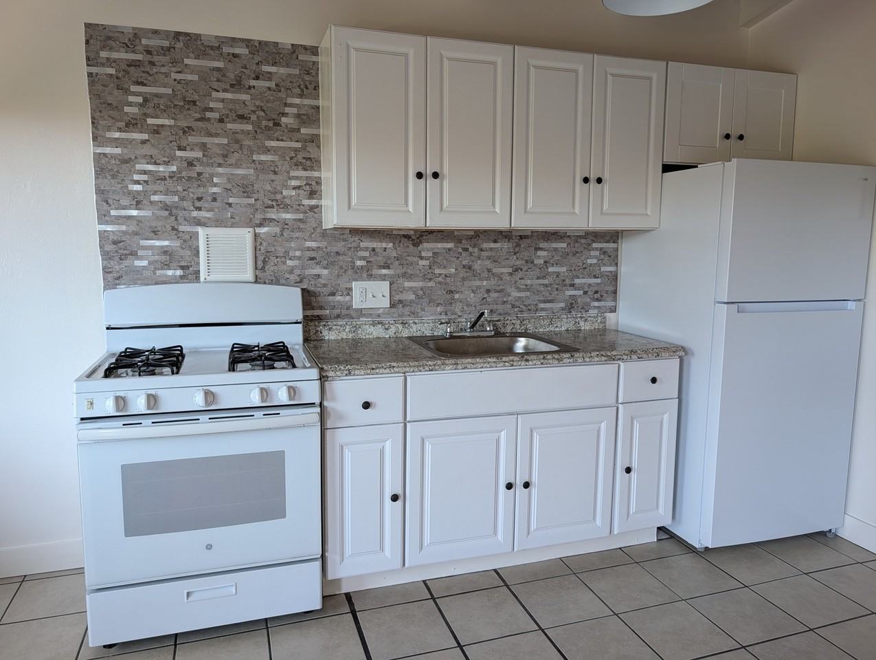 7002 Linda Vista Rd #17 - Photo 2 of 11