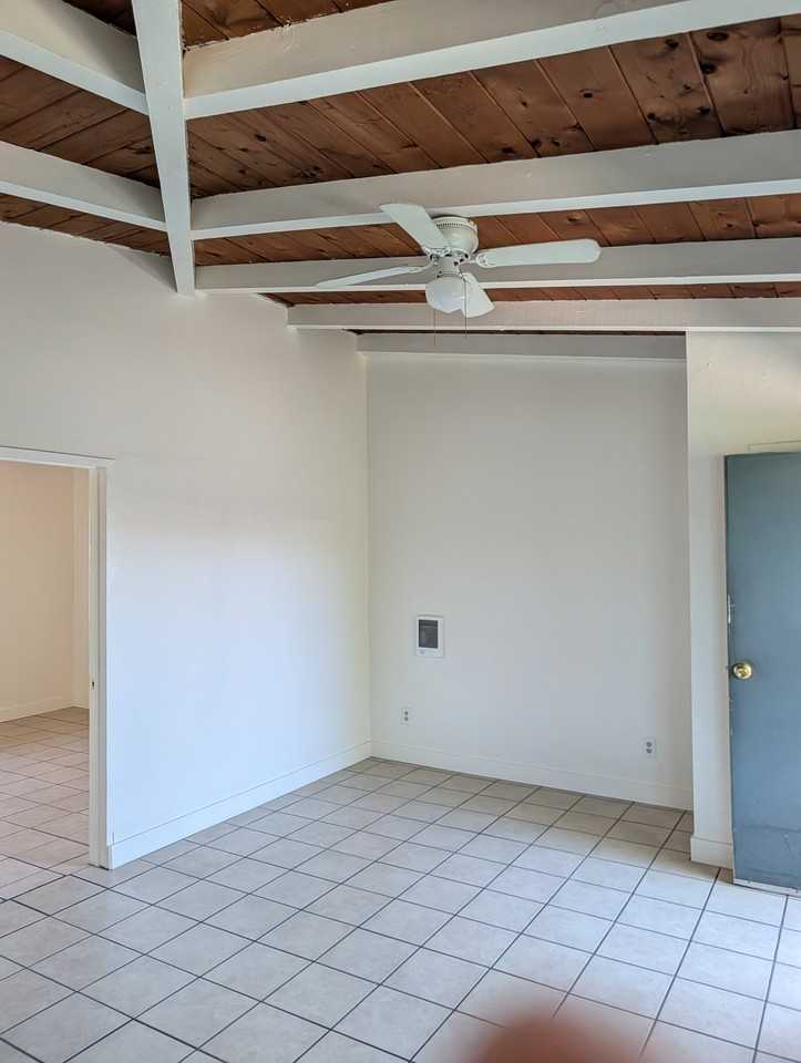 7002 Linda Vista Rd #17 - Photo 4 of 11