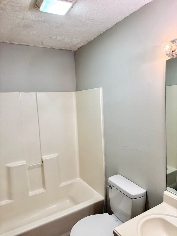 2827 Mckinley Rd #1A - Photo 4 of 5