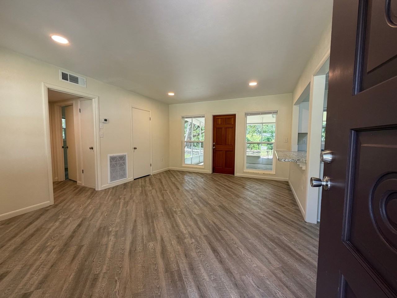 2513 Winona Ave - Photo 2 of 14