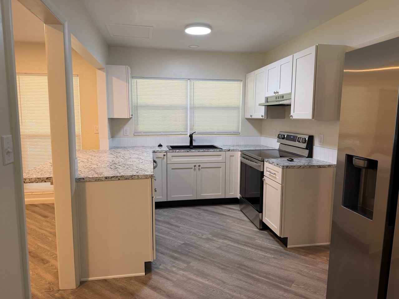 2513 Winona Ave - Photo 4 of 14