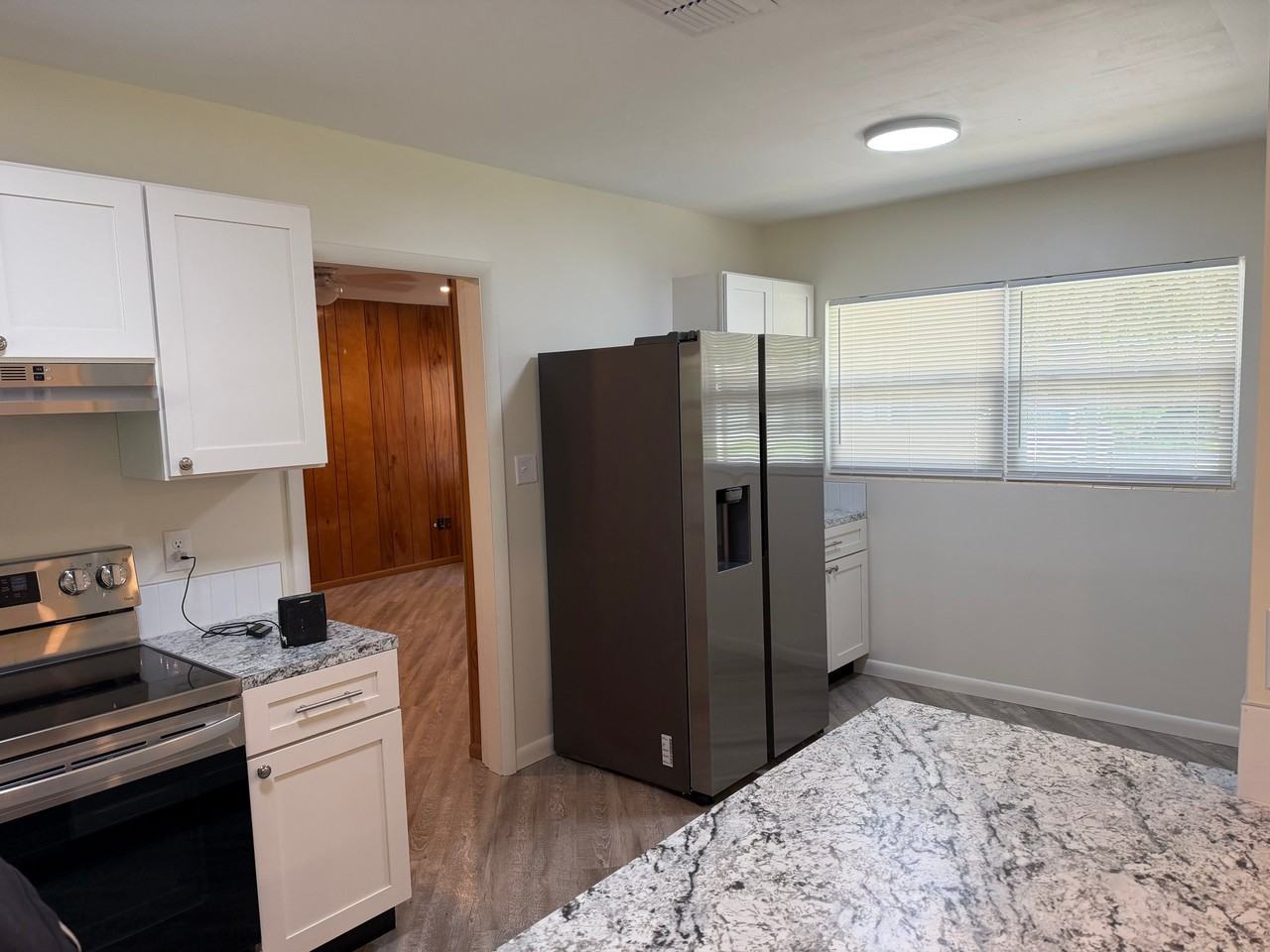 2513 Winona Ave - Photo 5 of 14