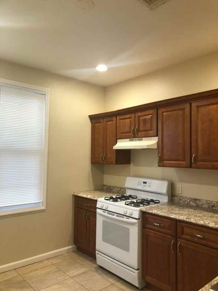 849 Chancellor Ave #2 - Photo 3 of 8