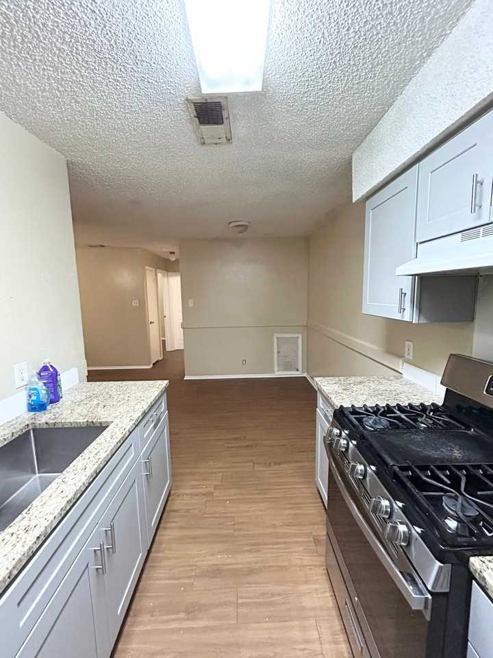 12803 Chromite St #B - Photo 2 of 10