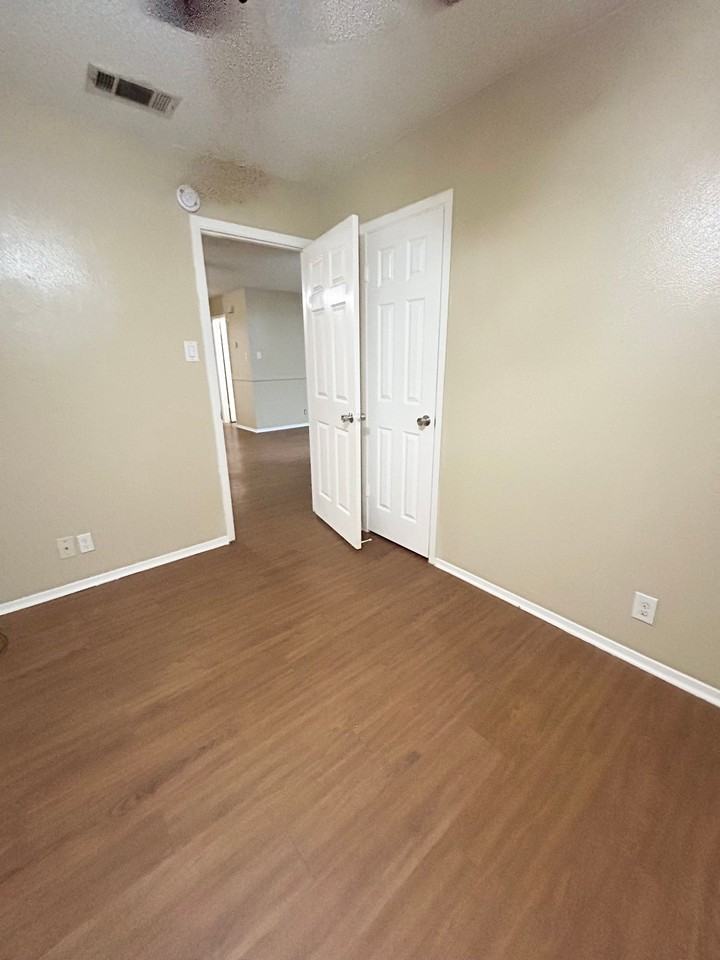 12803 Chromite St #B - Photo 6 of 10