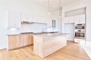 1215 Hickory St #D - Photo 4 of 14