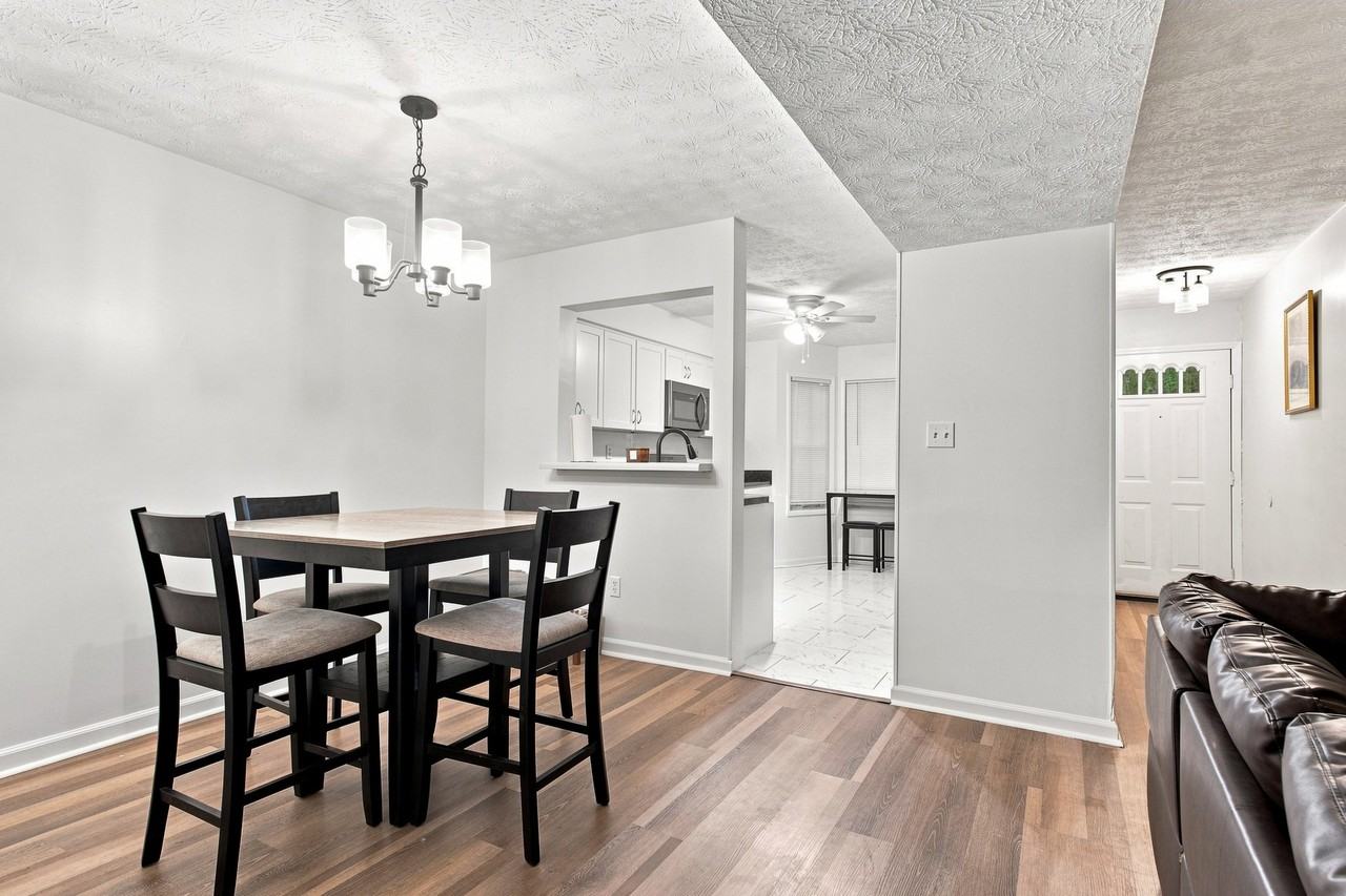 6425 Pinebark Way - Photo 6 of 19