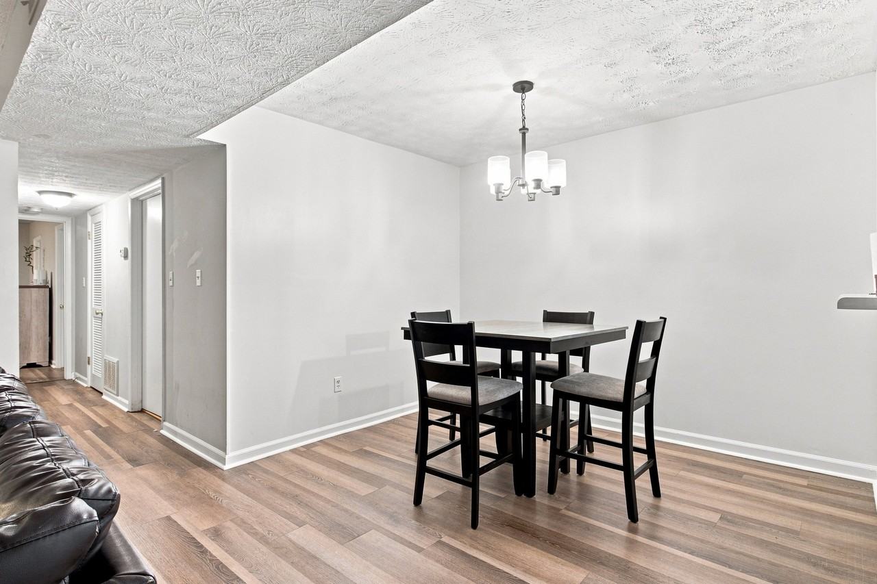 6425 Pinebark Way - Photo 7 of 19