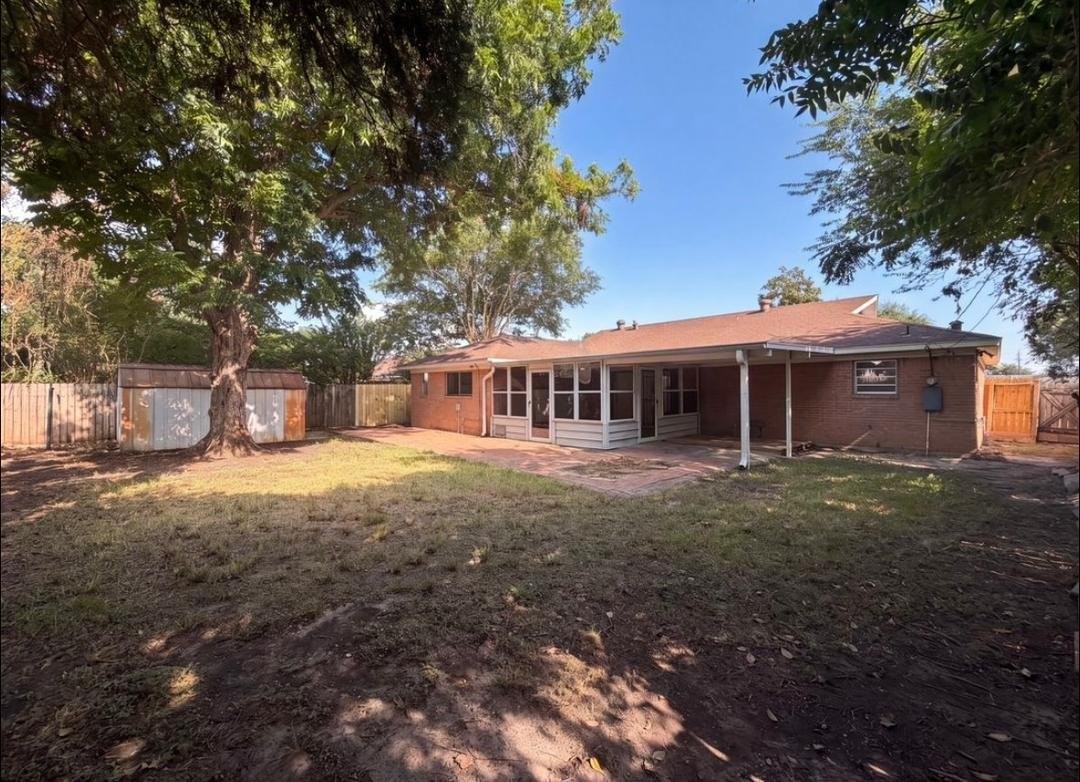 9533 Skyline Dr - Photo 3 of 9