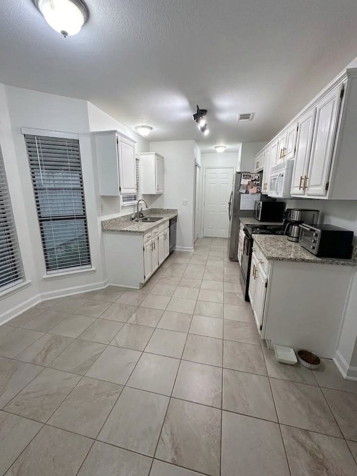 7016 Indiana Ave - Photo 4 of 16