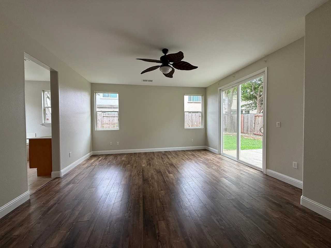 4081 Aragon Way - Photo 4 of 9
