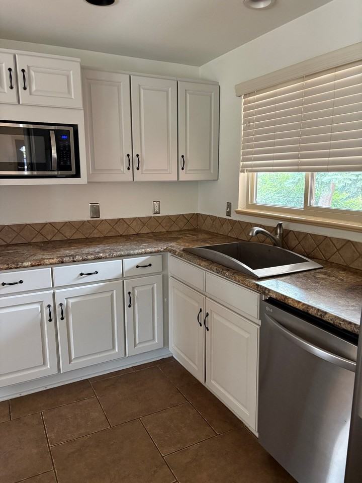 3071 S Hobart Way - Photo 4 of 20