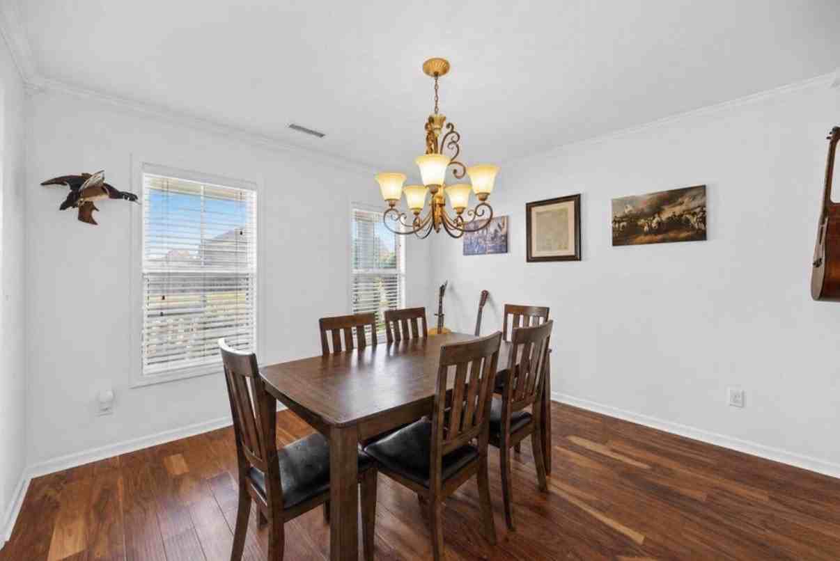 553 Montego Ct - Photo 6 of 20