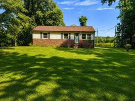 featured image of 3765 Longview Dr