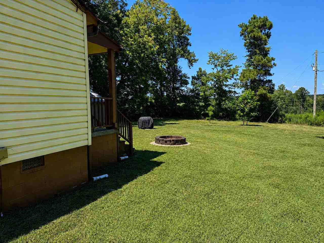 3765 Longview Dr - Photo 2 of 8