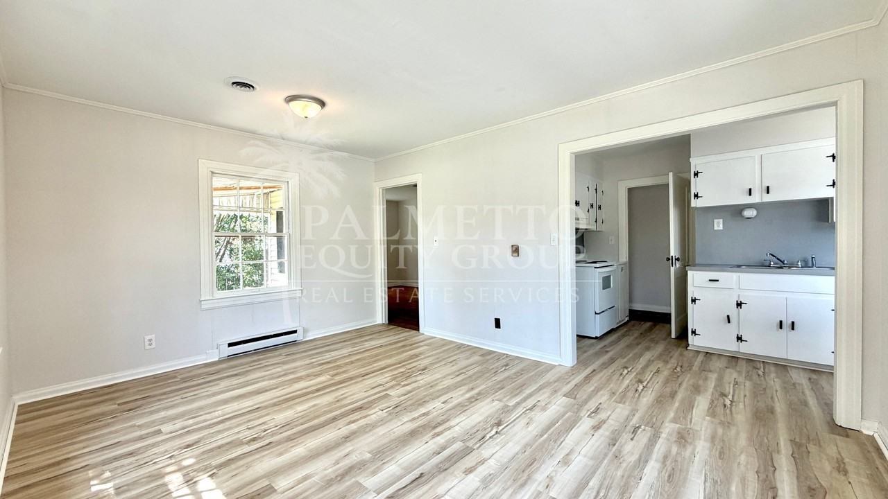 1513 Summit Ave - Photo 5 of 12