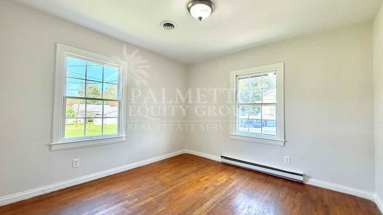 1513 Summit Ave - Photo 7 of 12