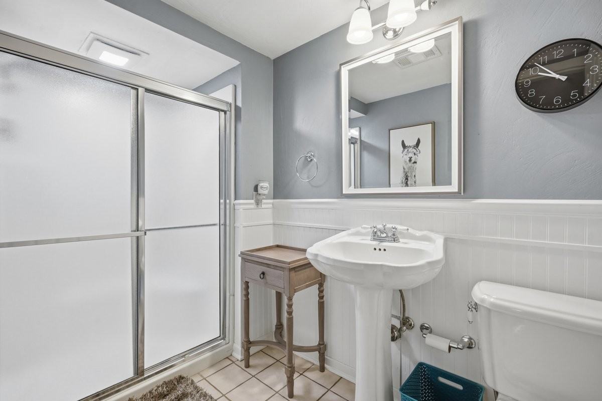 113 Farmingdale Rd - Photo 7 of 11