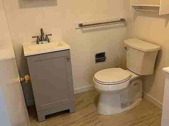 425 Butternut Ct - Photo 3 of 9