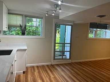 425 Butternut Ct - Photo 4 of 9