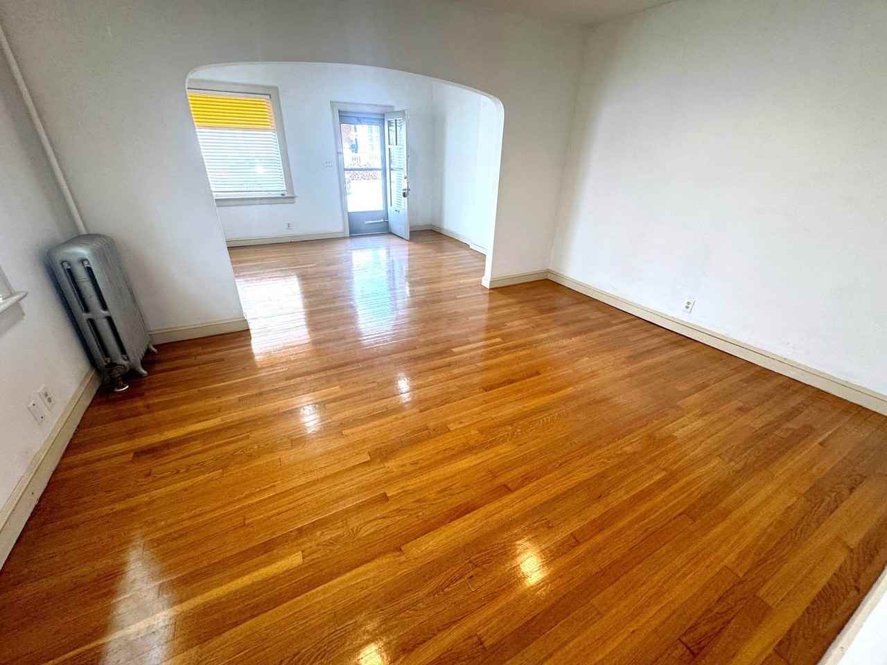 26 Pen Argyl St - Photo 2 of 9
