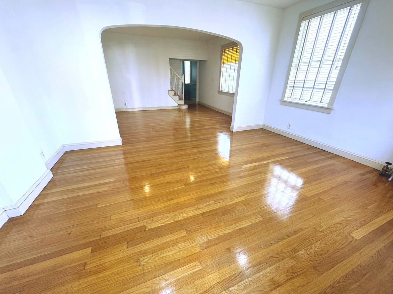 26 Pen Argyl St - Photo 3 of 9