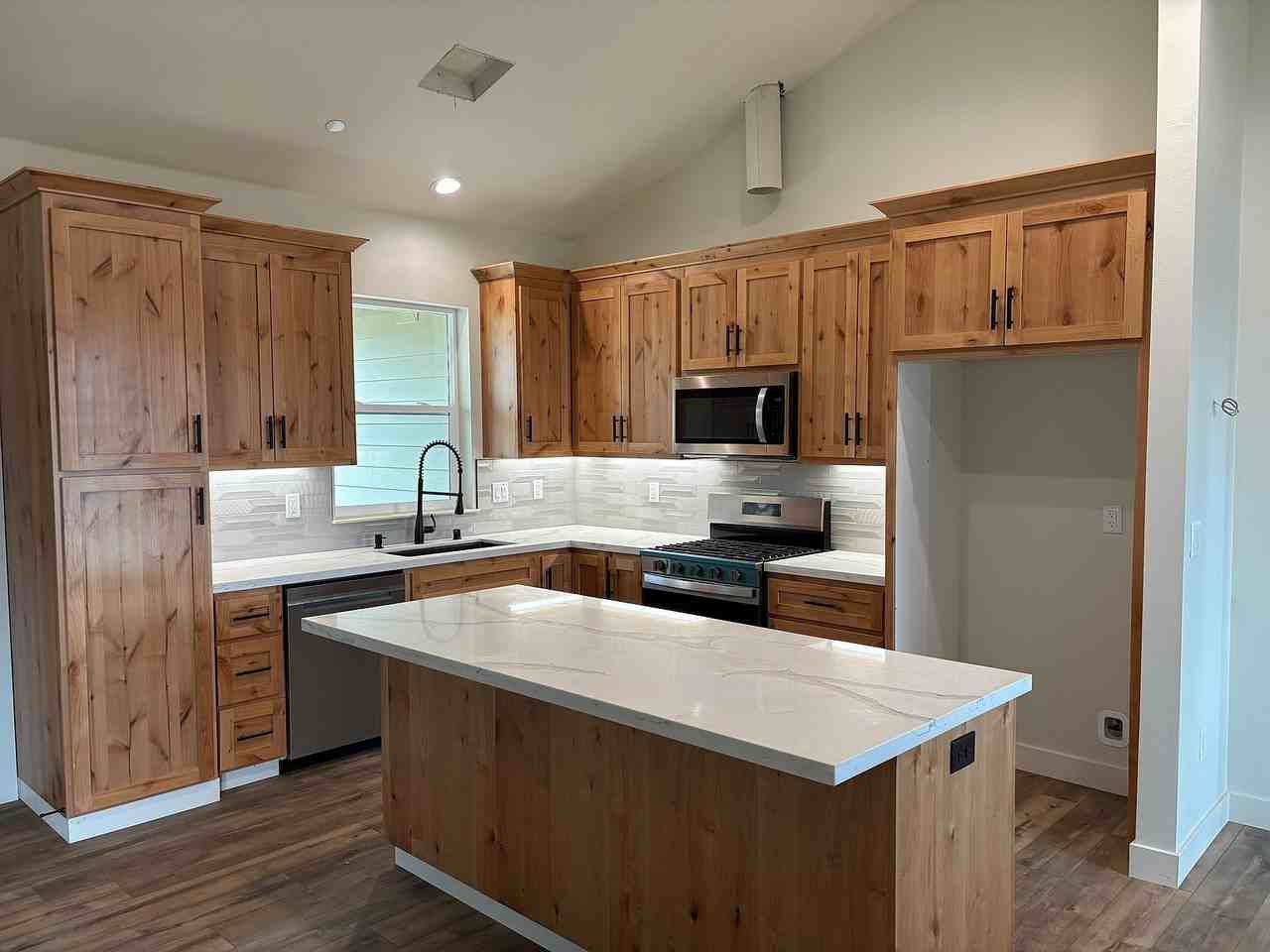 835 Fawndale Ln - Photo 3 of 7