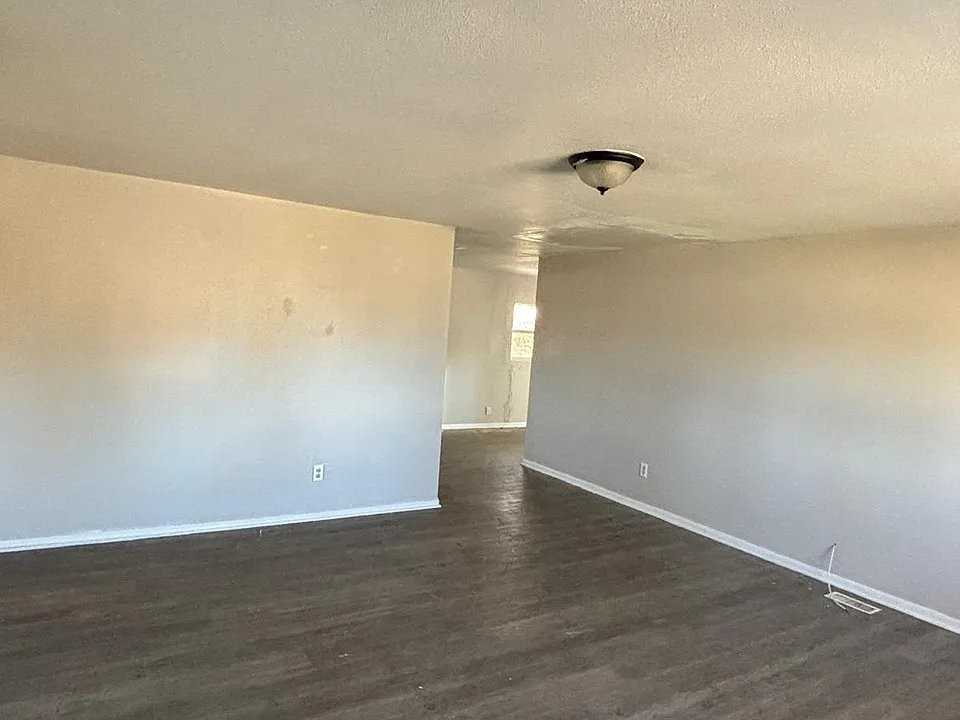 3962 N Mitthoefer Rd - Photo 2 of 18