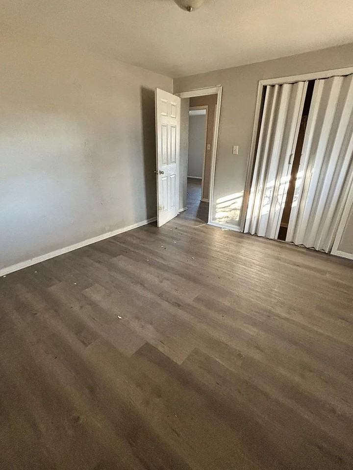 3962 N Mitthoefer Rd - Photo 3 of 18