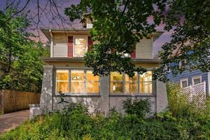 featured image of 715 Curtis St Ne