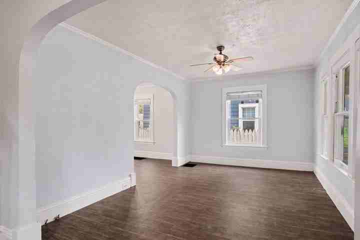 715 Curtis St Ne - Photo 5 of 19
