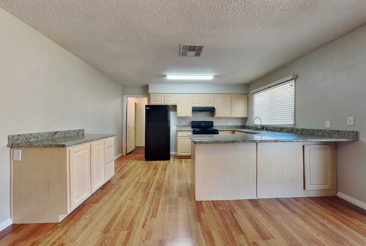 4900 W Michigan Ave #1 - Photo 4 of 10