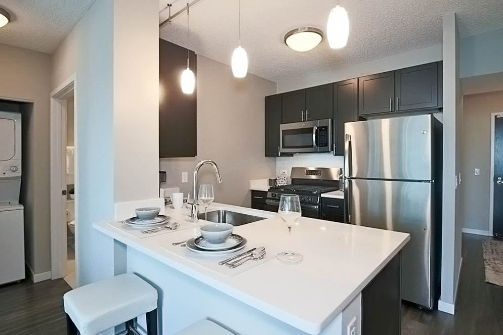 356 E Grand Ave - Photo 4 of 19