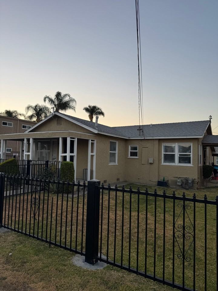 9715 Cedar St - Photo 2 of 15