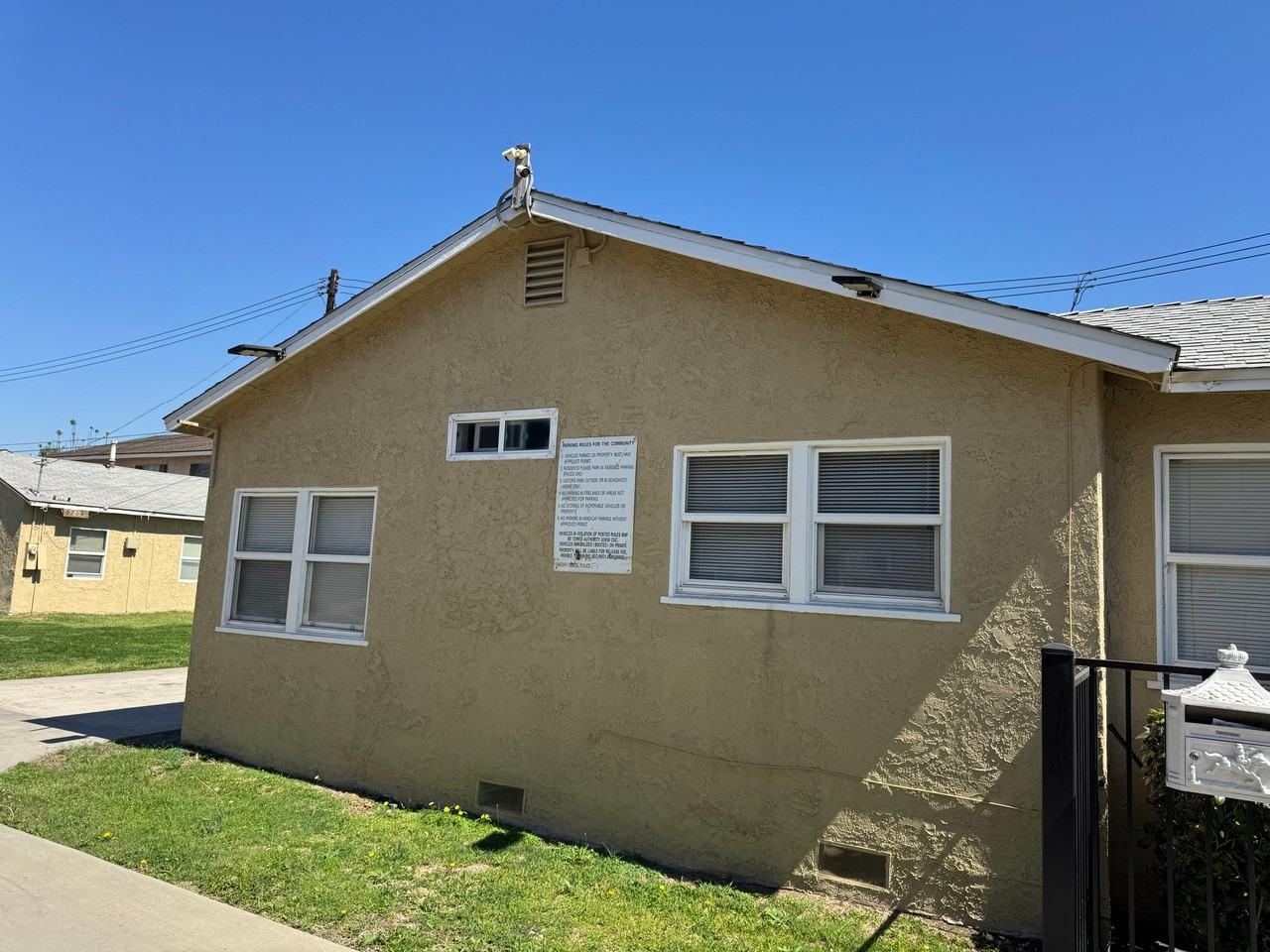 9715 Cedar St - Photo 3 of 15