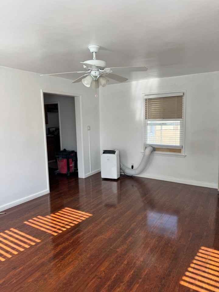 9715 Cedar St - Photo 6 of 15