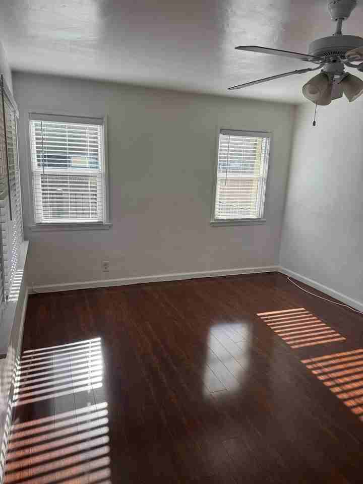 9715 Cedar St - Photo 7 of 15