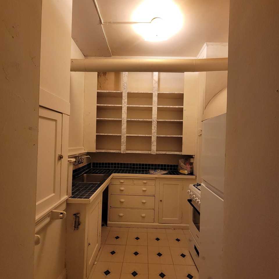 380 Pearl St #2 - Photo 2 of 5