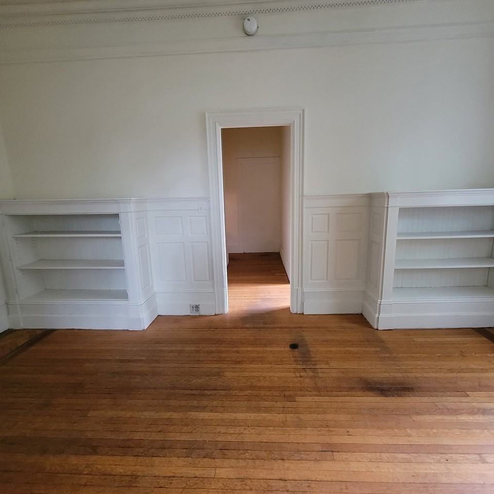 380 Pearl St #2 - Photo 5 of 5