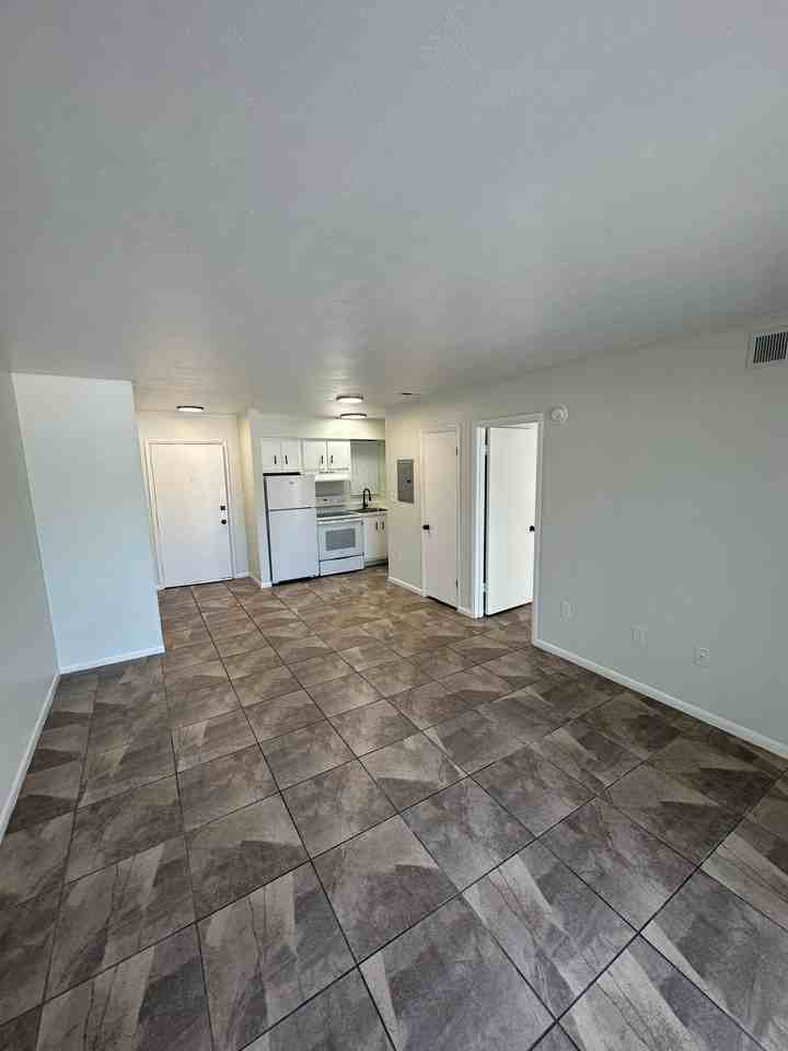 206 Caroline St #603 - Photo 2 of 6