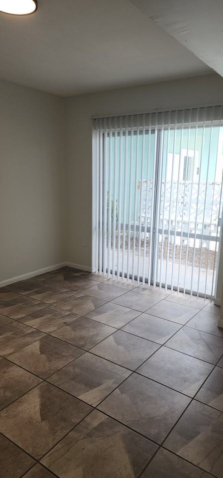 206 Caroline St #603 - Photo 4 of 6