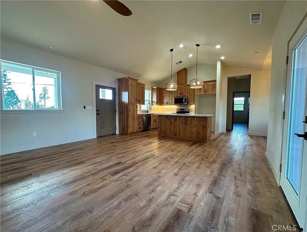 5980 Crestmoor Dr - Photo 4 of 20