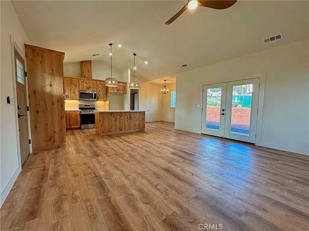 5980 Crestmoor Dr - Photo 5 of 20