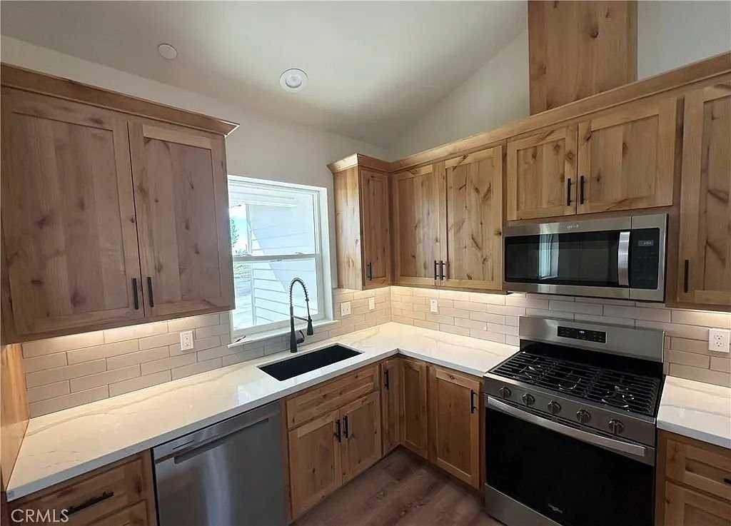 5980 Crestmoor Dr - Photo 7 of 20